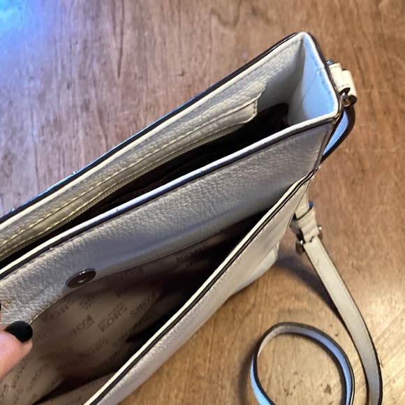 Michael Kors Winter white crossbody - Picture 6 of 6